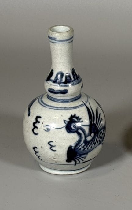 VIETNAM
Vase de forme double gourde en porcelaine 