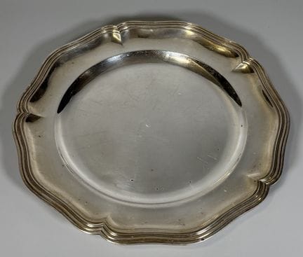 PLAT rond en argent 925° à contour mouvementé à fi