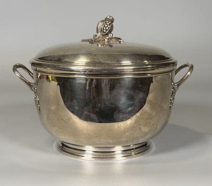 PUIFORCAT
Légumier couvert en argent 925°, le frét
