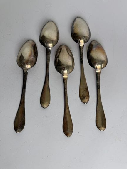 SET consisting of 5 silver spoons, “uniplat” style