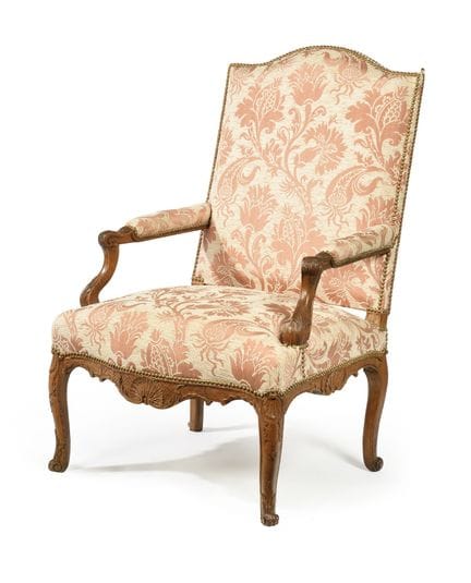 POLTRONA CON SCHIENALE ALTO 
In legno naturale mod