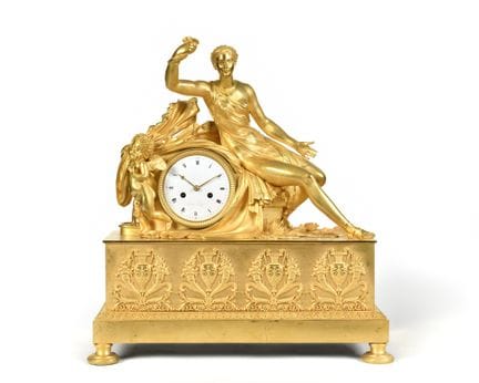 LEDUC a Parigi 
Grande orologio raffigurante Vener