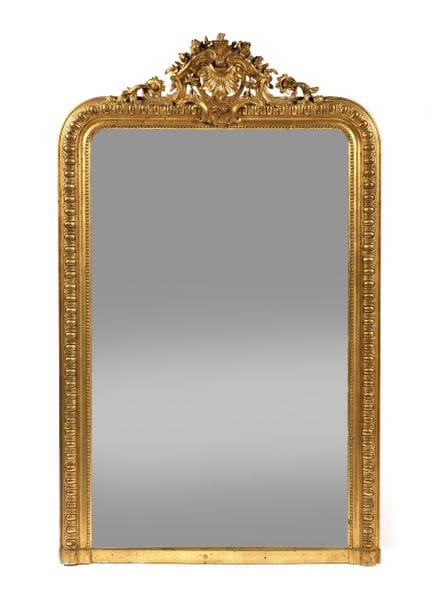 SPECCHIO 
In legno e composito dorato, con fronton