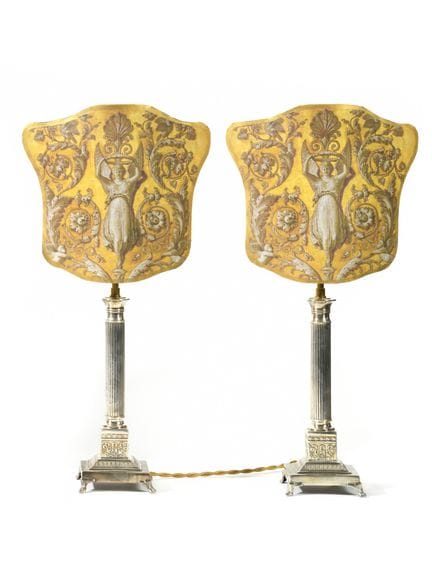 PAIR OF CANDLESTICKS in silver plated metal. The f