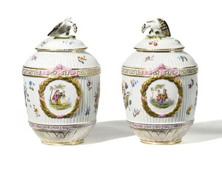 KPM BERLIN 
PAIR OF LIDDED VASES
Made of glazed, p