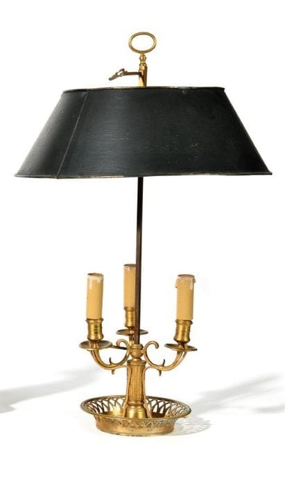 LAMPADA A BAGNO DI CALORE
In bronzo dorato, a tre 