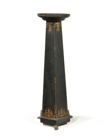 TAVOLINO in legno annerito e dorato con decorazion