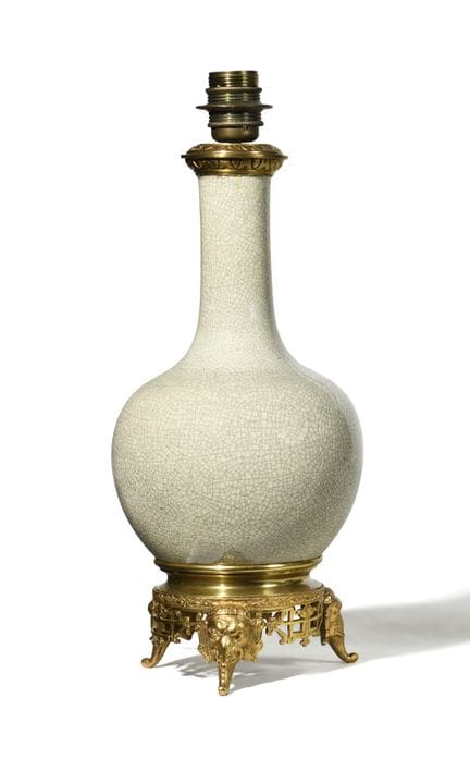 CHINA
Craquelé celadon ceramic baluster vase. Moun