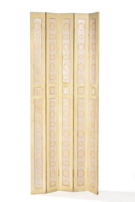 PARAVENTO
A cinque ante, in legno laccato, con dec