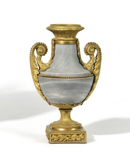 BALUSTER VASE 
Made of Turquin blue marble with a 