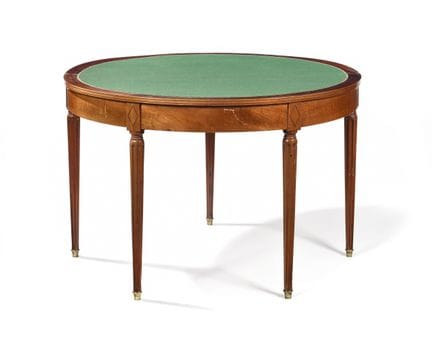 TAVOLO DA GIOCO,
A forma di mezzaluna, in mogano e