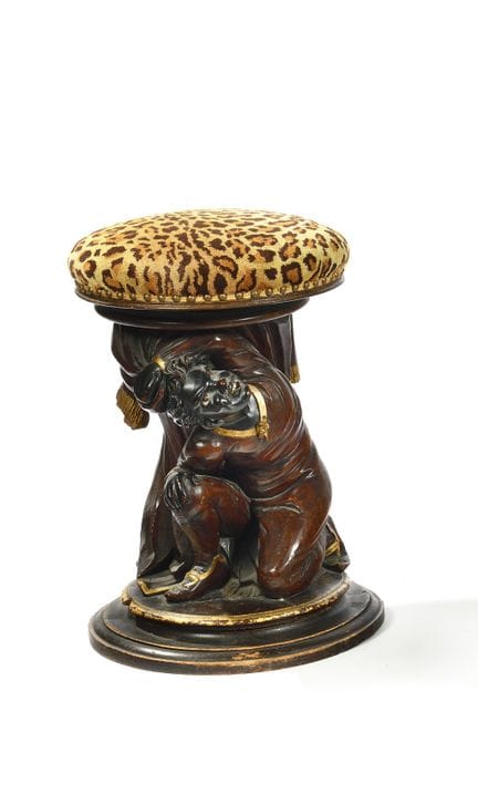 Sgabello in stile nubiano, in legno intagliato e p