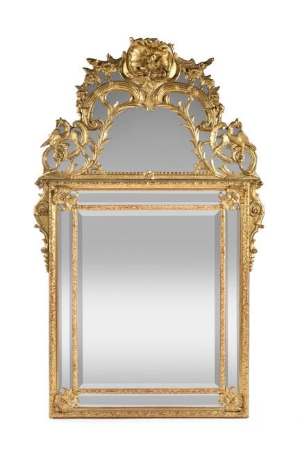 SPECCHIO CON CORNICE A FRONTE 
In legno e composit