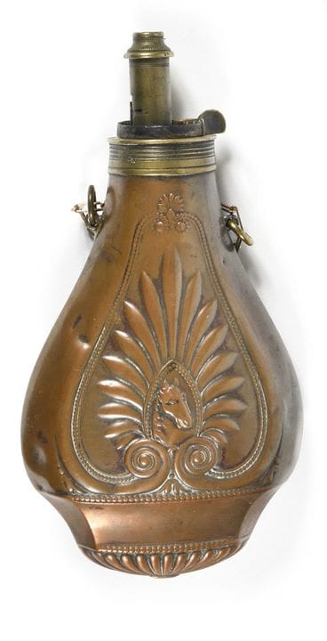 Poire à poudre à deux anneaux de suspente, en cuiv