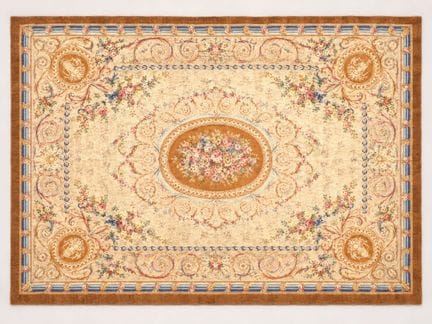 AUBUSSON 
Tapis au point à champ beige à décor str