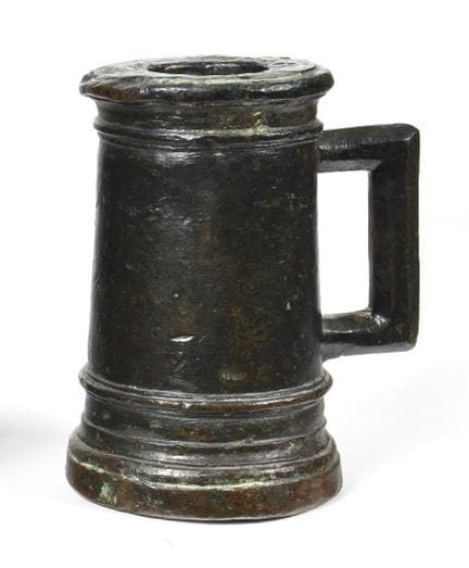 POT À FEU OU MORTIER, rond, en bronze, à anse, à b