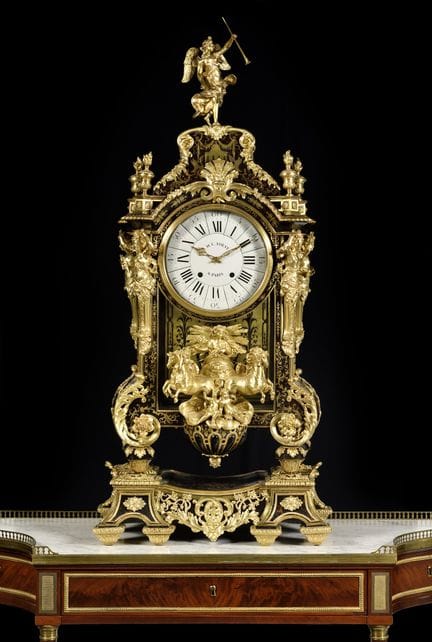 RELOJ CON EL CARRO DE APOLO
en marquetería de conc