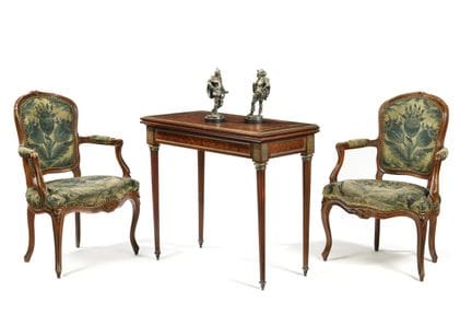 PAR DE SILLONES cabriolet de madera moldeada y tal