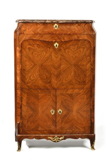皮埃尔·米热翁（Pierre MIGEON，1701-1758）
多辛式翻盖秘书柜
造型优美，采用贴