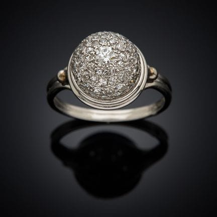 Bague boule en platine 850 millièmes, le chaton en