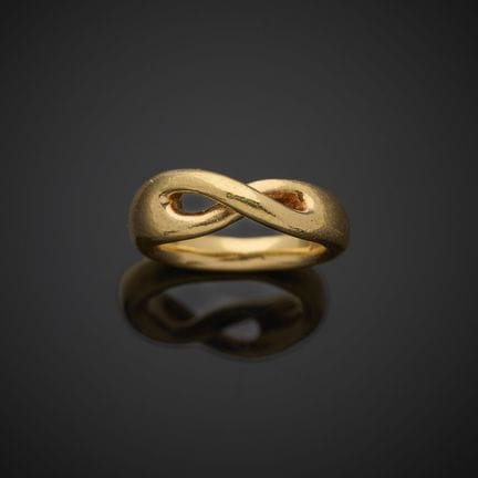 TIFFANY  CO "Infinity".
Bague en or jaune 750 mill