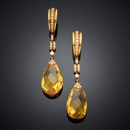 Paire de pendants d'oreille en or jaune 750 milliè
