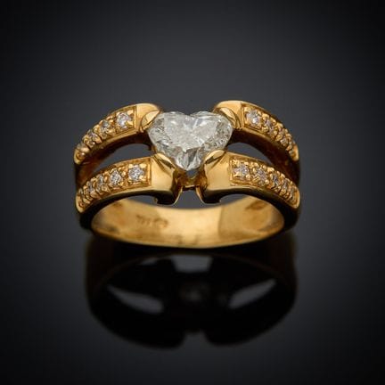 Bague en or jaune 750 millièmes, sertie d'un diama