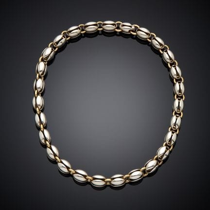HERMÈS.
Collar ajustado al cuello que alterna esla