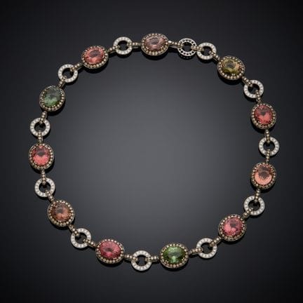 Collar ajustado al cuello de oro blanco y ennegrec
