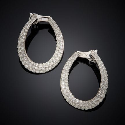 Paire de boucles d'oreille en or gris 750 millième