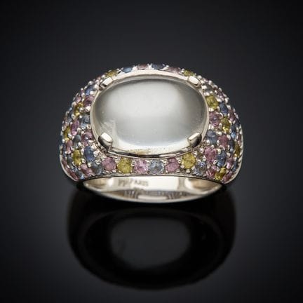 Bague bombée en or gris 750 millièmes, sertie d'un