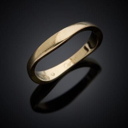 CARTIER "Love me".
Alliance en or gris 750 millièm
