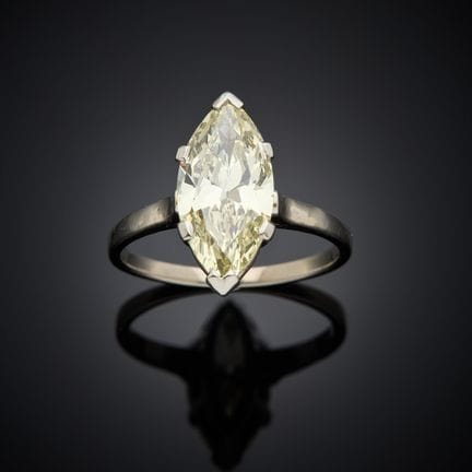 Bague solitaire en or gris 750 millièmes, sertie d