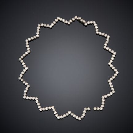 Collar tipo «río» de oro blanco de 750 milésimas, 