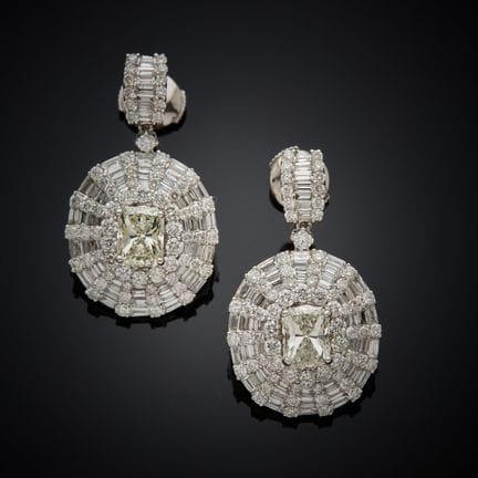 Paire de pendants d'oreille en or gris 750 millièm
