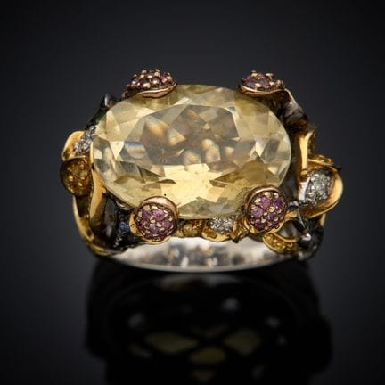 Importante bague en or gris 750 millièmes, sertie 