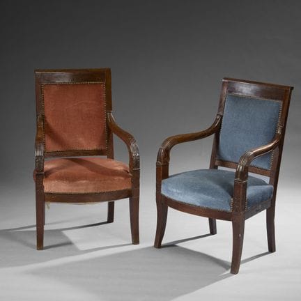 Two armchairs made of mahogany and mahogany veneer