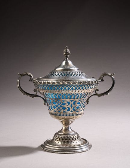 Silver plated candy dish with openwork decoration 