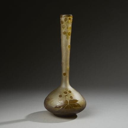 GALLÉ.
Multilayered glass Berluze vase with an aci