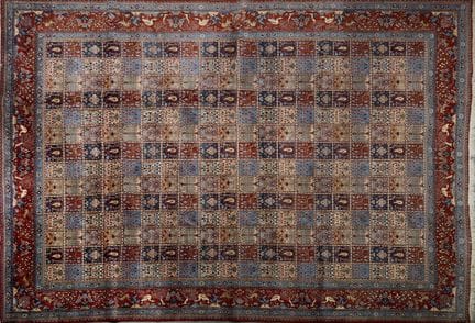 ORIENT. 
A significant wool rug with a cotton warp
