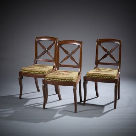 Set of three chairs in mahogany and mahogany venee