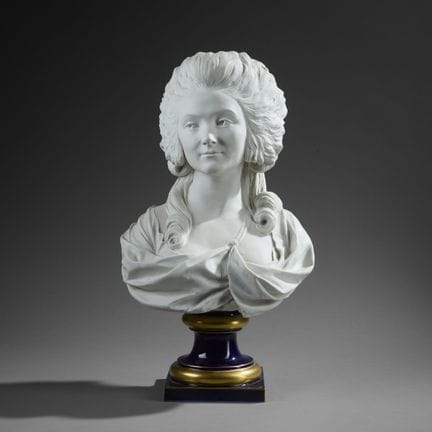 In the style of SÈVRES.
Bust of a young woman.
Har