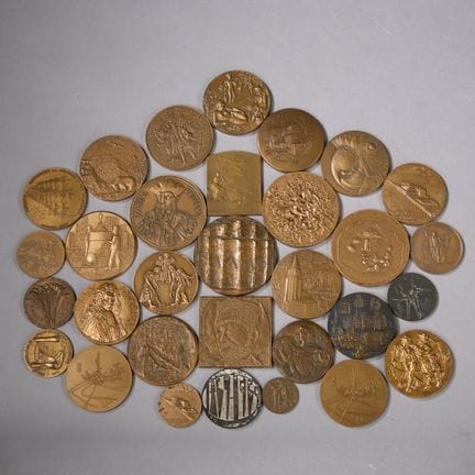 MONNAIE DE PARIS, Travel.
Set of thirty medals mad