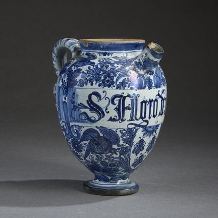 ITALY.
Glazed earthenware doe with underglaze blue