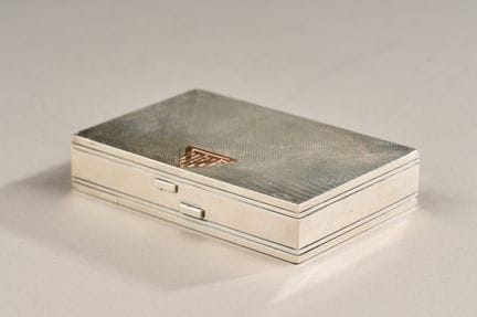Rectangular clutch bag in 950 silver with a guillo