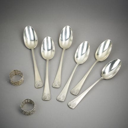 Silver set consisting of:
- a set of six large spo