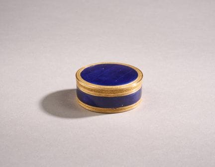 Circular pillbox made of 750-thousandths yellow go