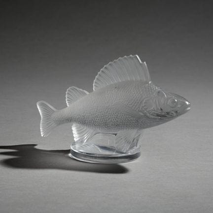 LALIQUE France.
Radiator cap in clear and frosted 