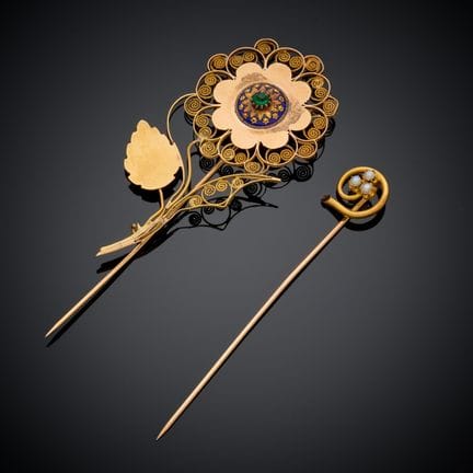 Broche en or jaune 750 millièmes, en forme de fleu