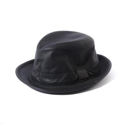 HERMÈS, Size 57.
Black deerskin hat, acetate linin